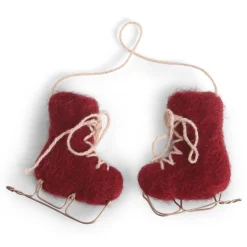 En Gry & Sif Filzfigur "Schlittschuhe"